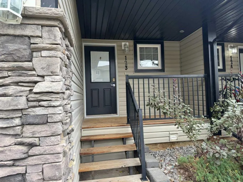 1600 Main Street SW, #123