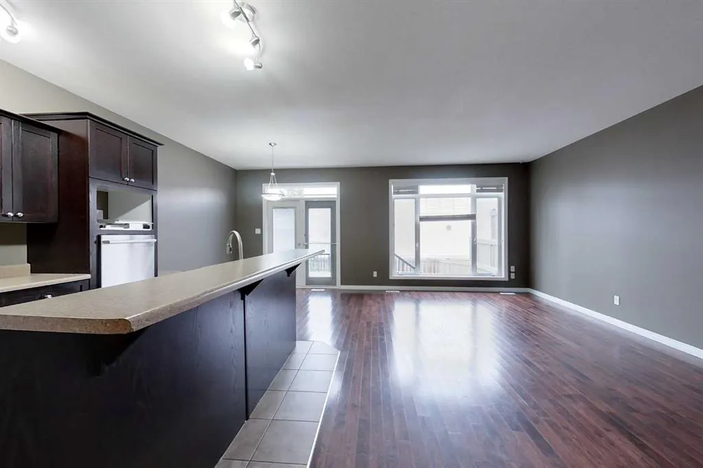 1600 Main Street SW, #123