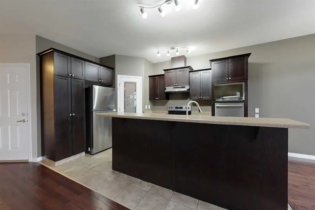 1600 Main Street SW, #123