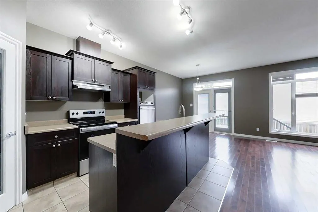 1600 Main Street SW, #123