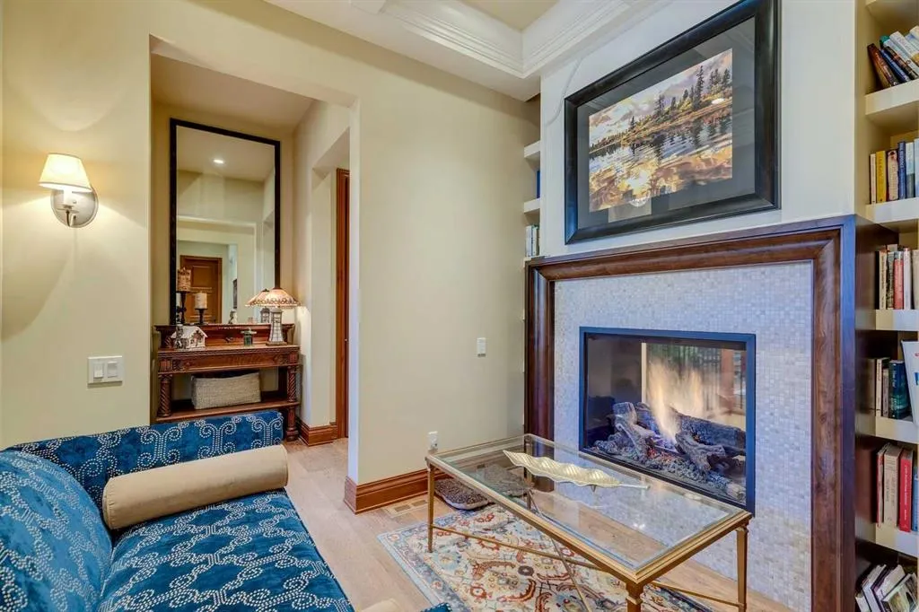 9 Mountaineer Close