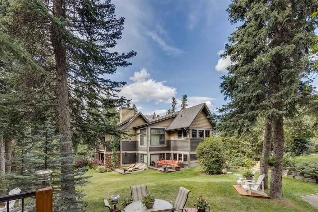 9 Mountaineer Close