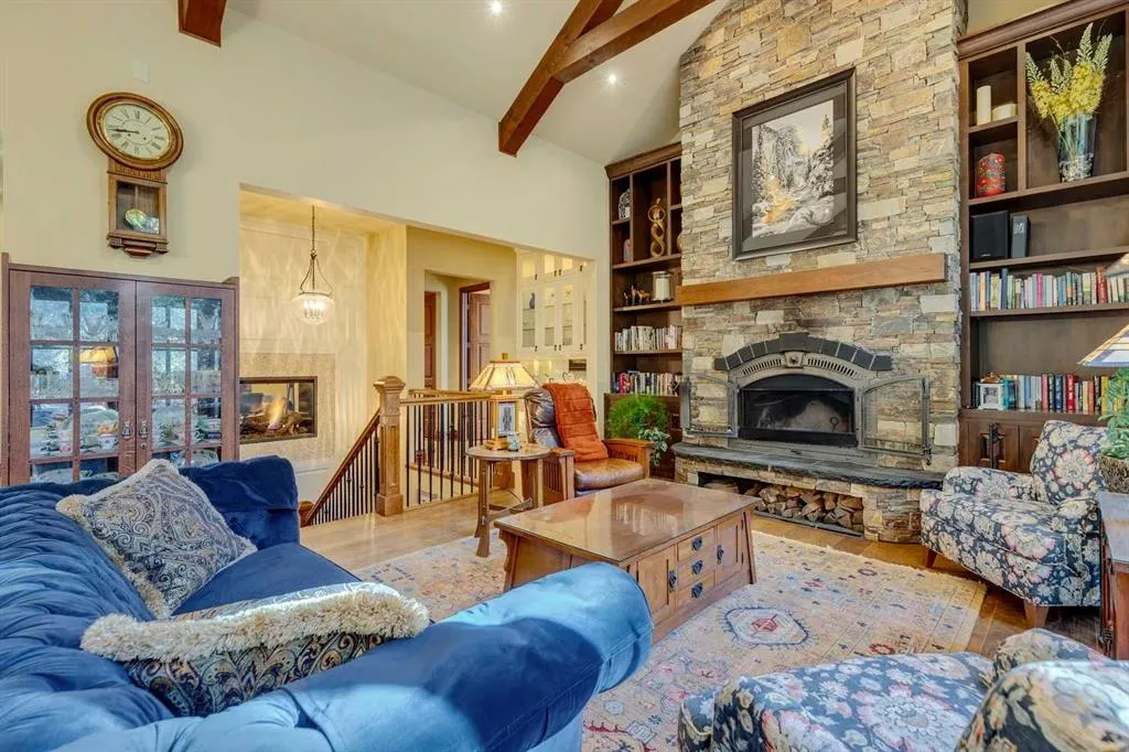 9 Mountaineer Close