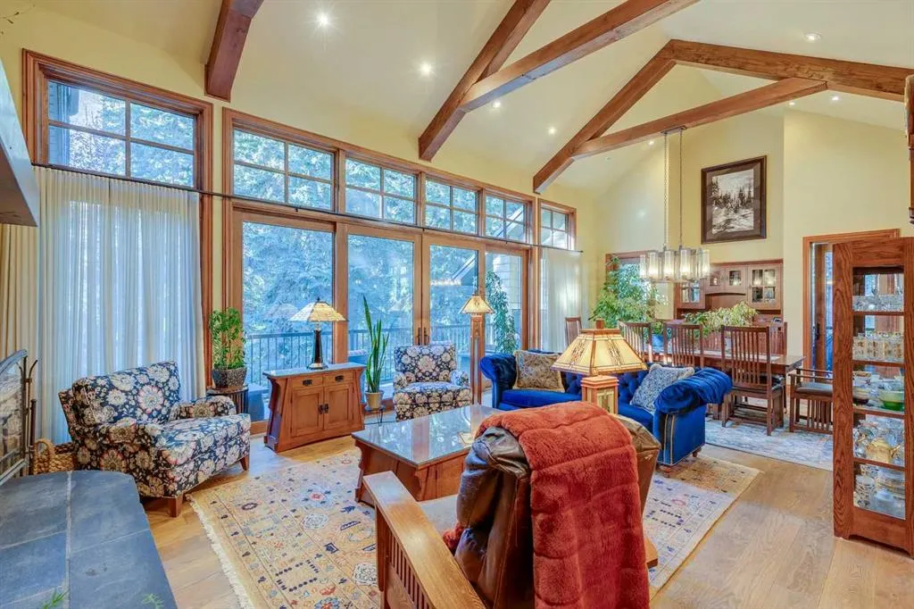 9 Mountaineer Close