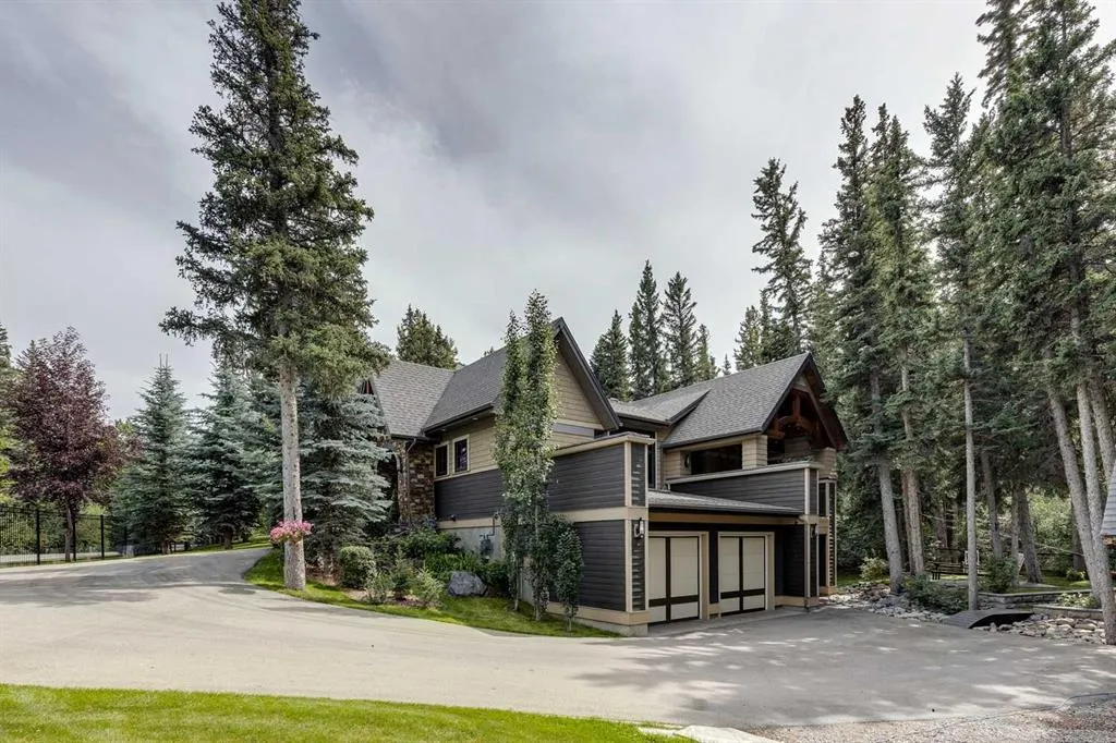 9 Mountaineer Close