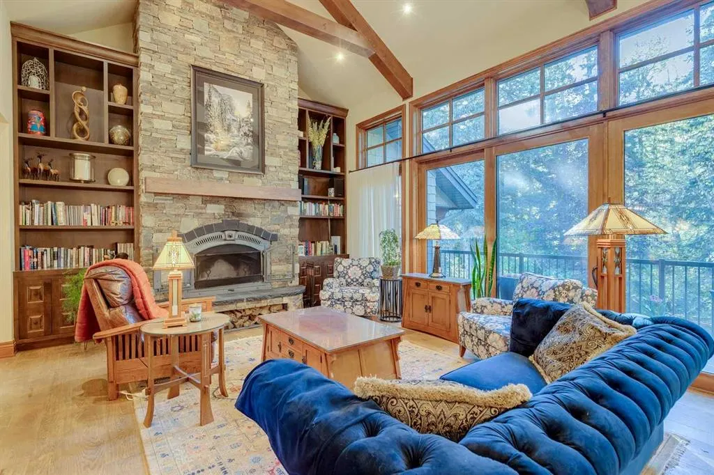 9 Mountaineer Close