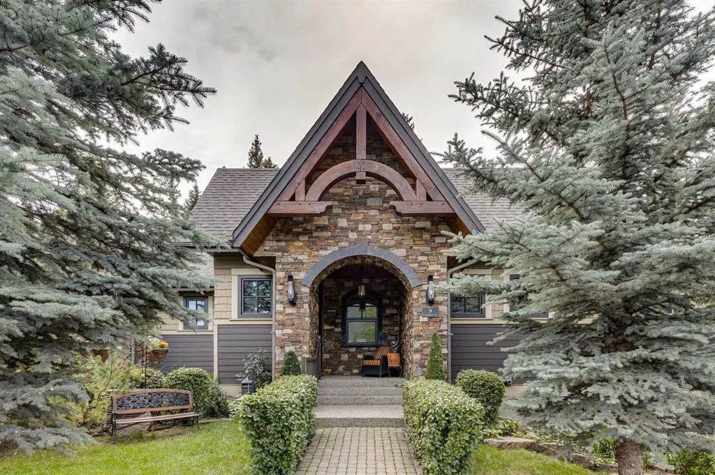 9 Mountaineer Close