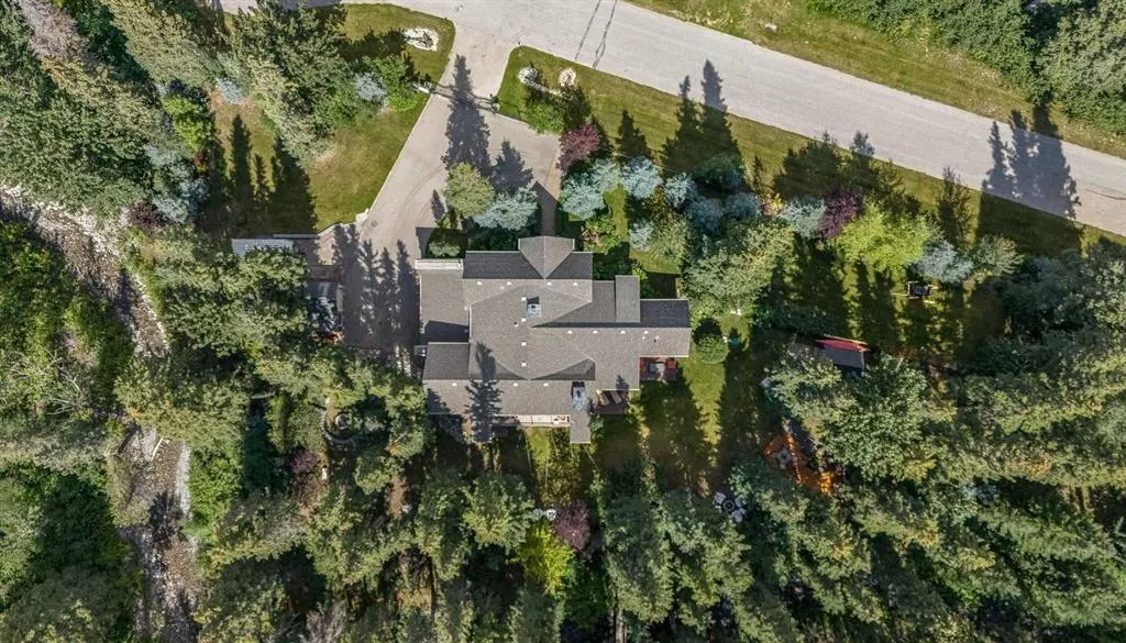 9 Mountaineer Close