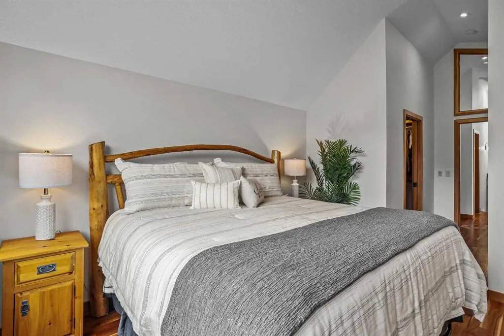 801 4th Street, #2