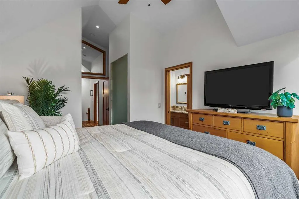 801 4th Street, #2