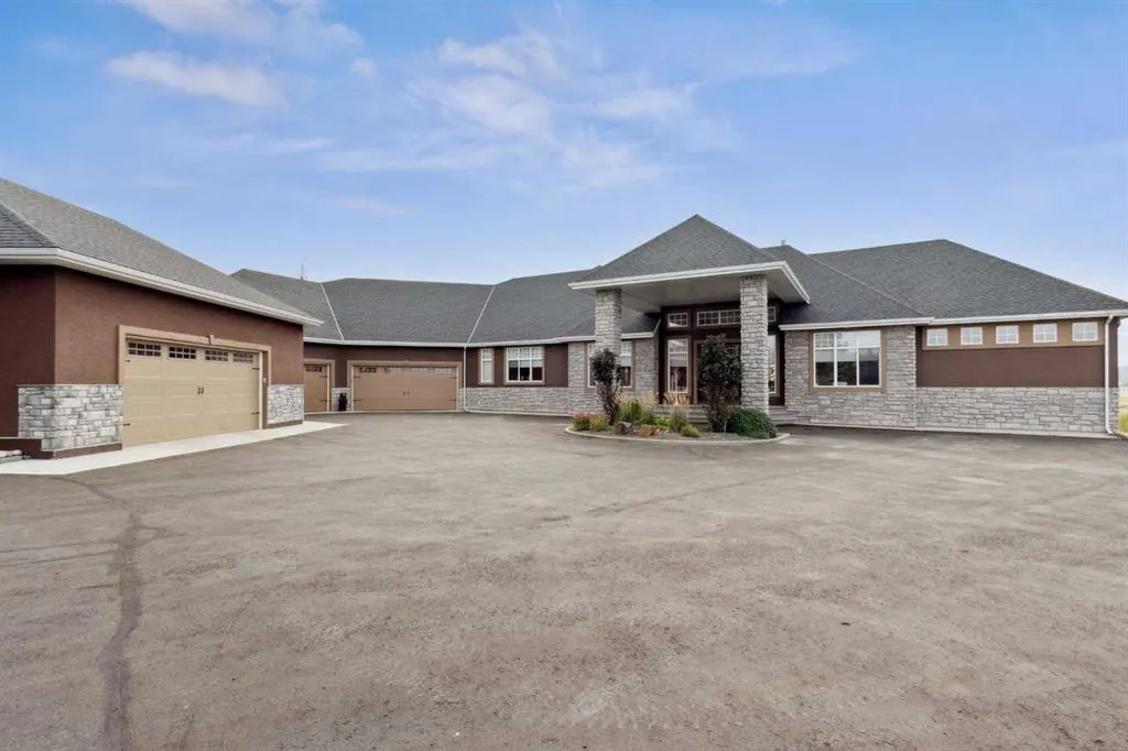 250111 Dynasty Drive W