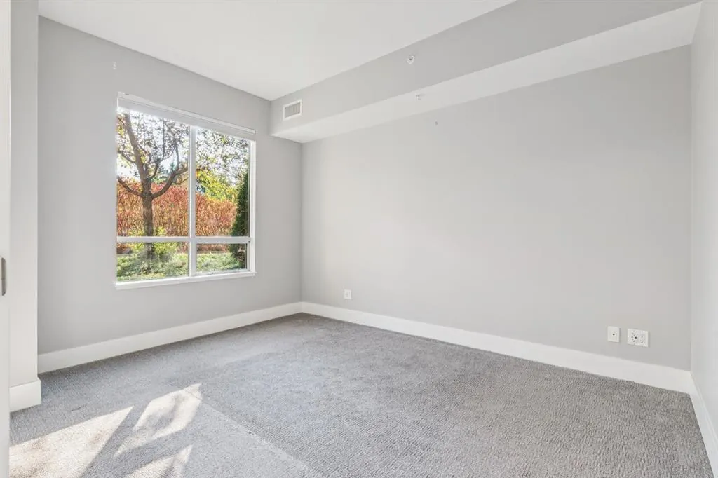 38 9 Street NE, #207