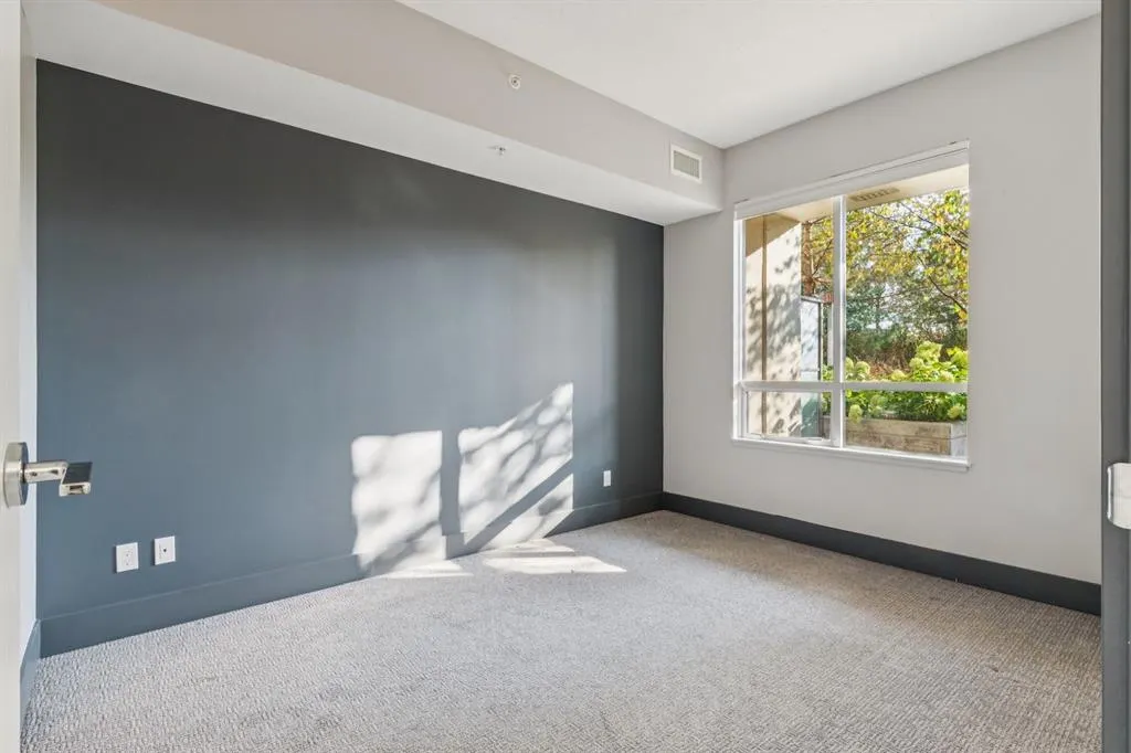 38 9 Street NE, #207