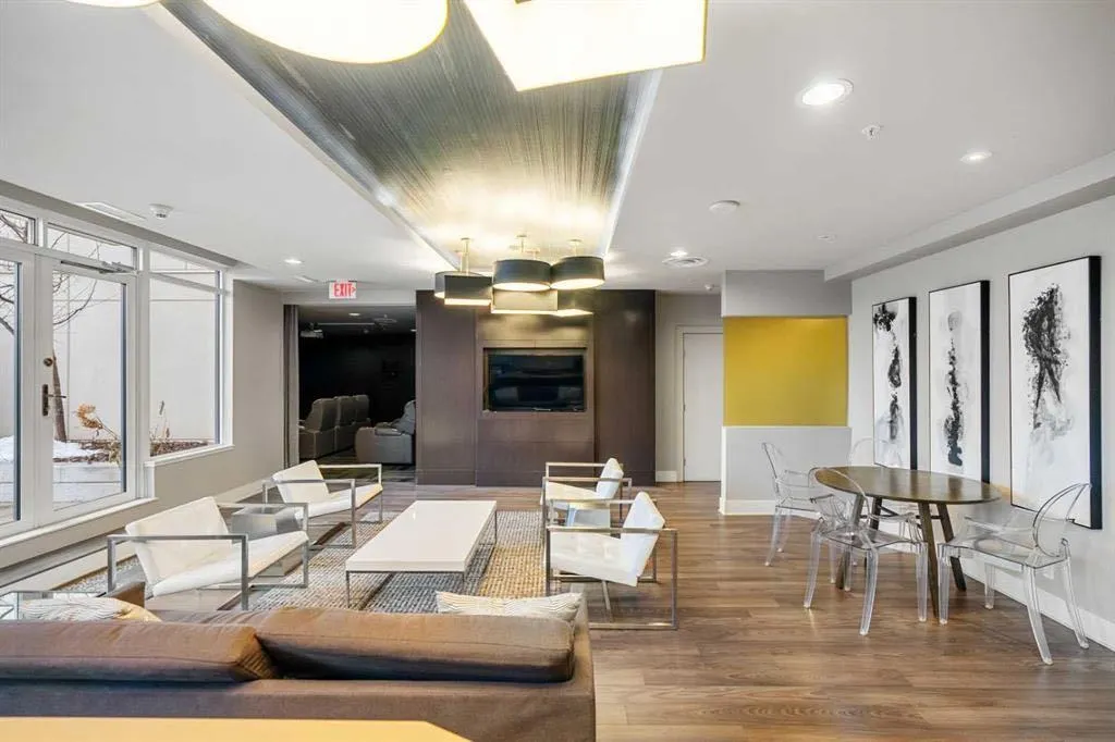 38 9 Street NE, #207