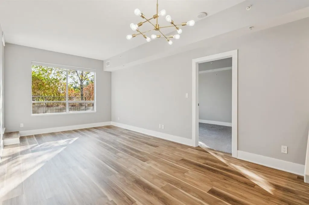 38 9 Street NE, #207