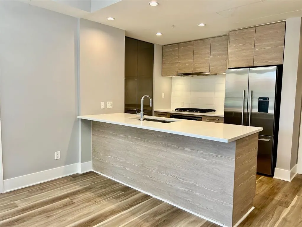 38 9 Street NE, #207