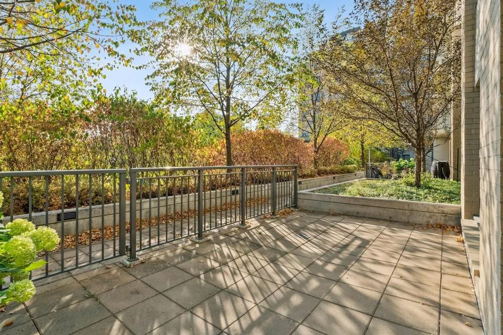38 9 Street NE, #207