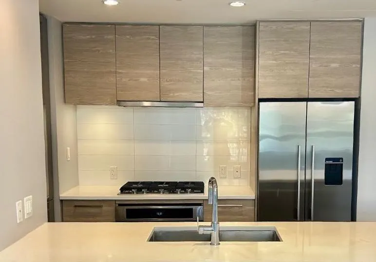 38 9 Street NE, #207