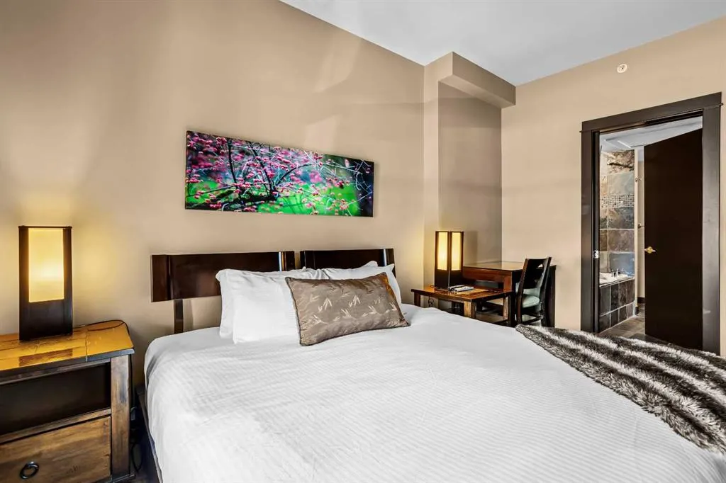 1818 Mountain Avenue, #313(C)