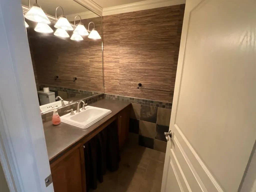7429 49 Avenue, #2