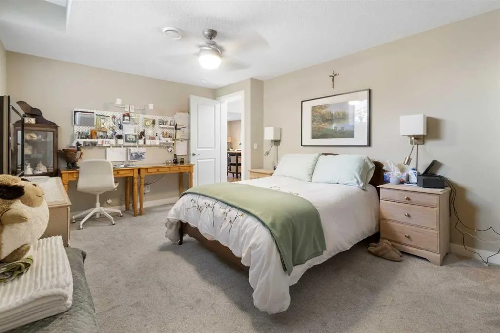33 Silverado Crest Bay SW