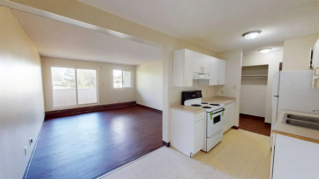 5117 44 Street, #211