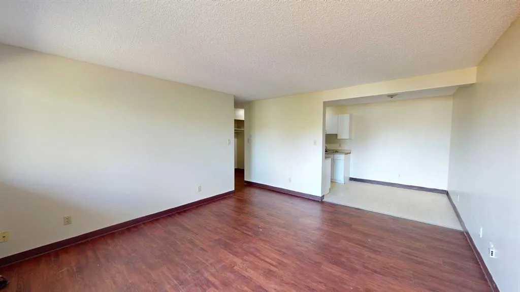5117 44 Street, #211