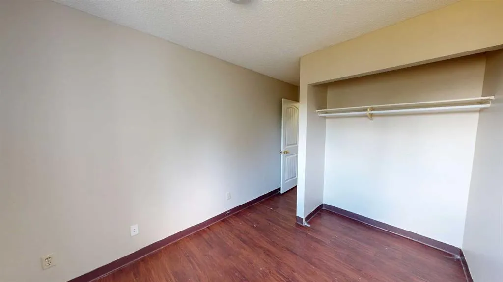 5117 44 Street, #211