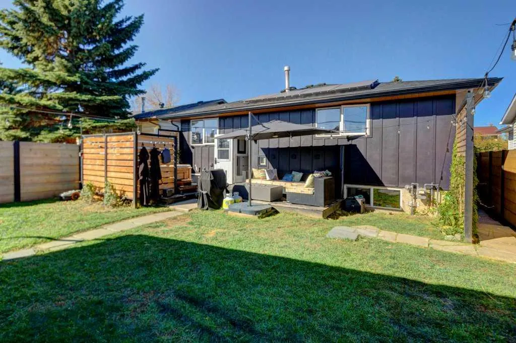 3240 Doverville Crescent SE