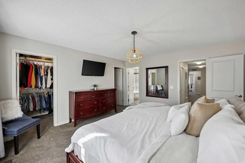 272 Kingsmere Cove SE