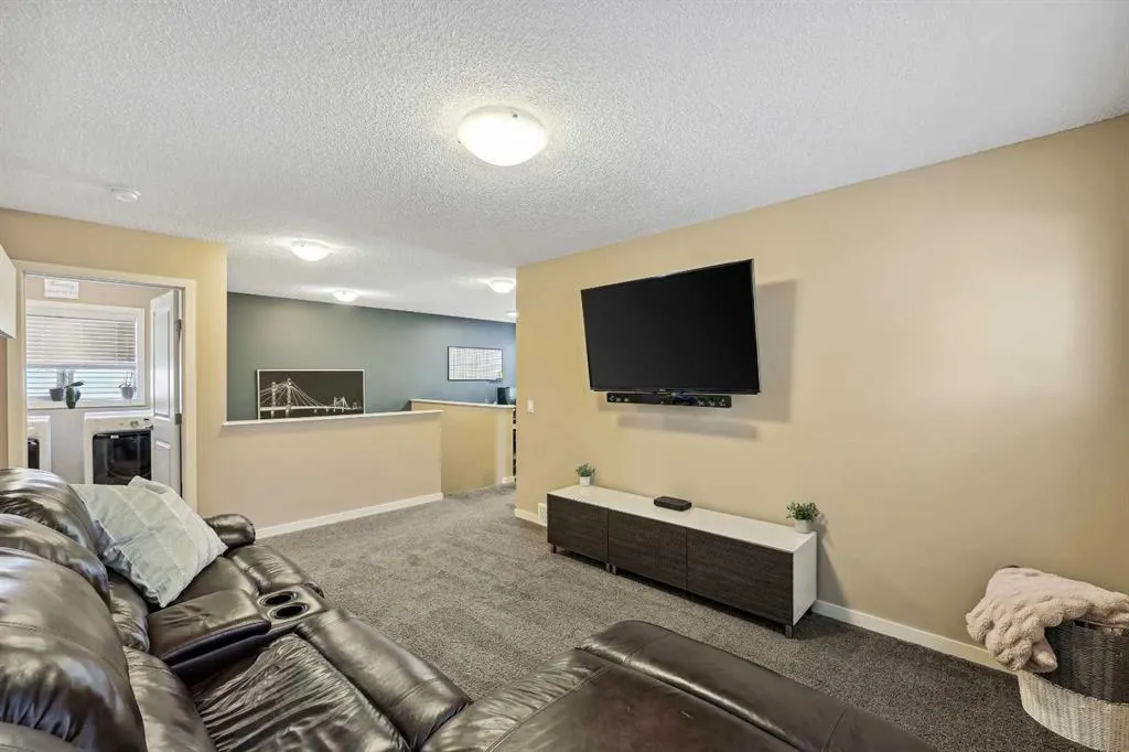 272 Kingsmere Cove SE