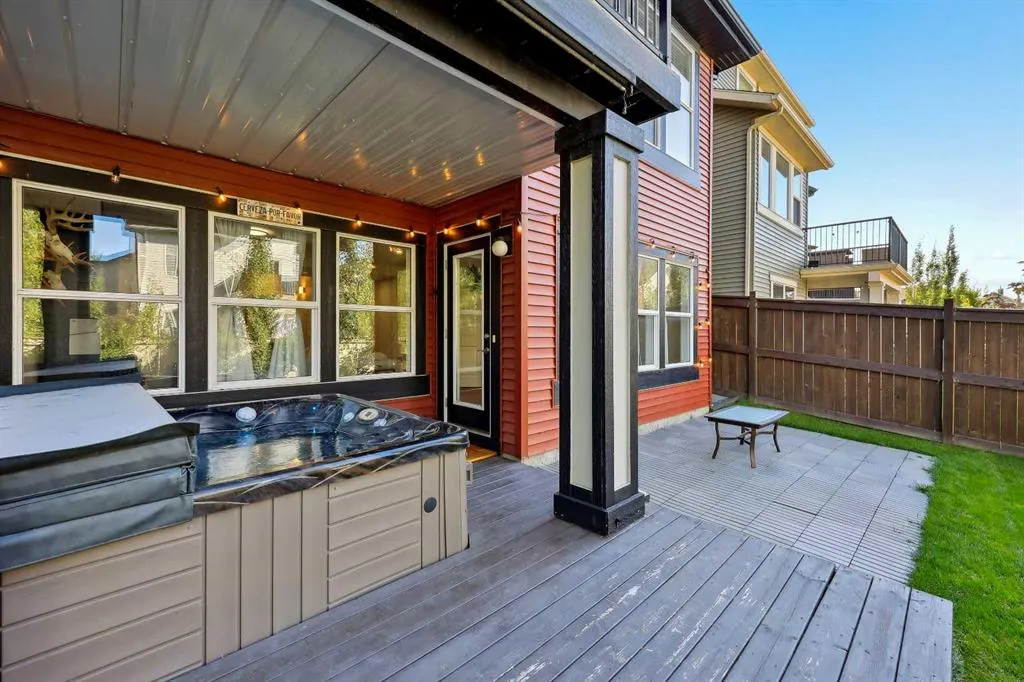 272 Kingsmere Cove SE