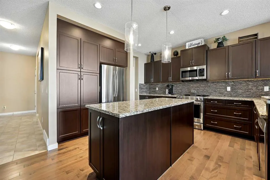 272 Kingsmere Cove SE