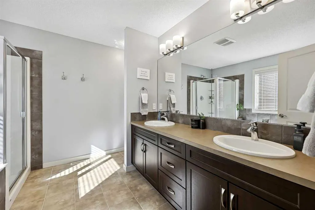 272 Kingsmere Cove SE