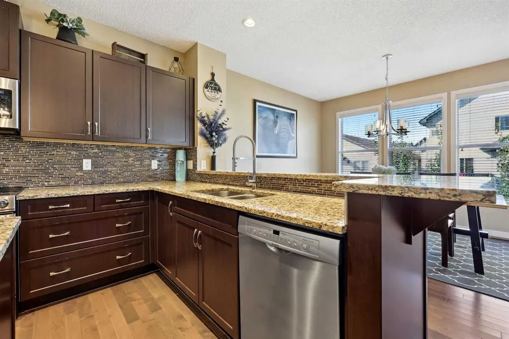 272 Kingsmere Cove SE