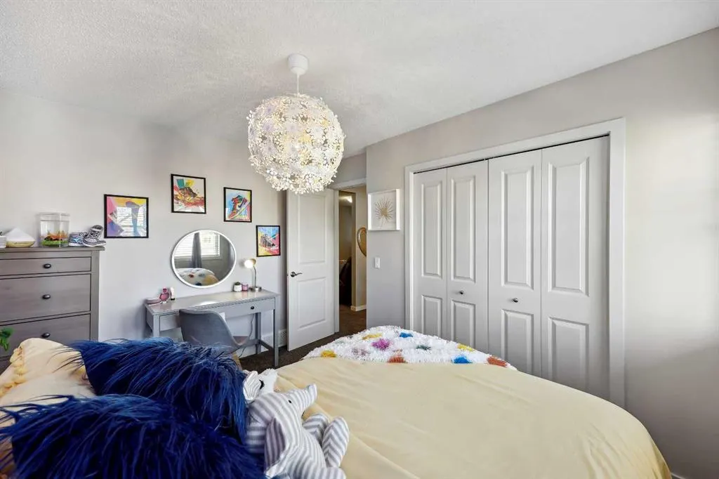 272 Kingsmere Cove SE