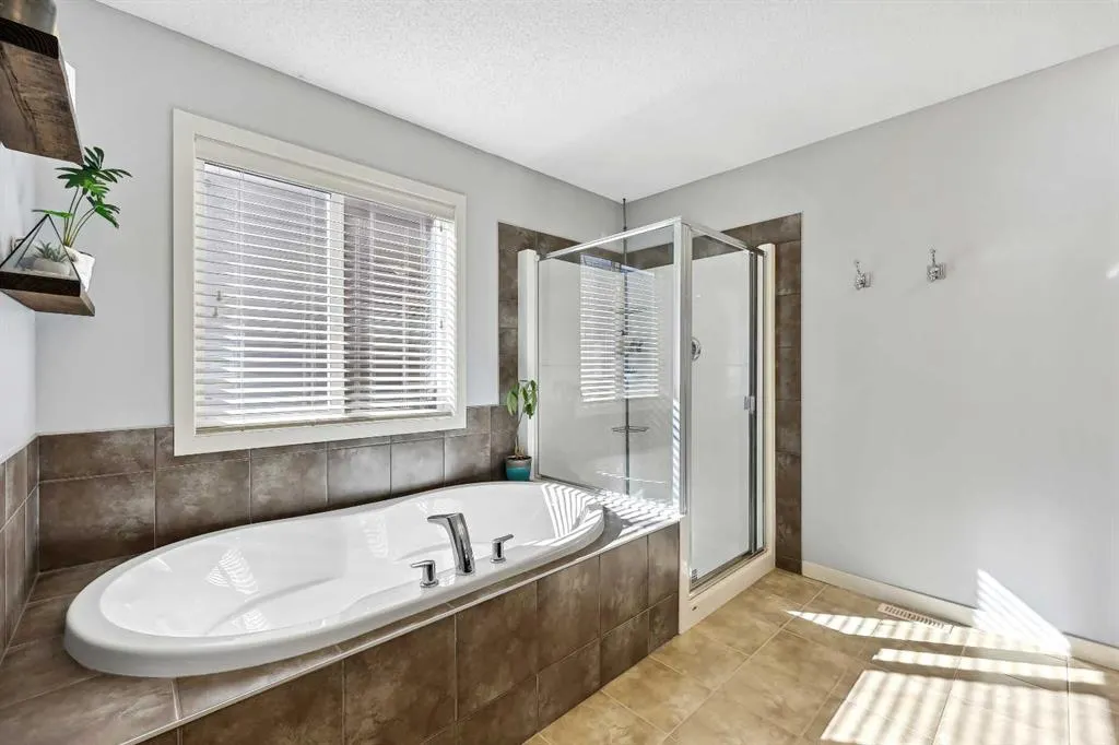 272 Kingsmere Cove SE