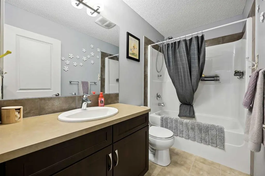 272 Kingsmere Cove SE