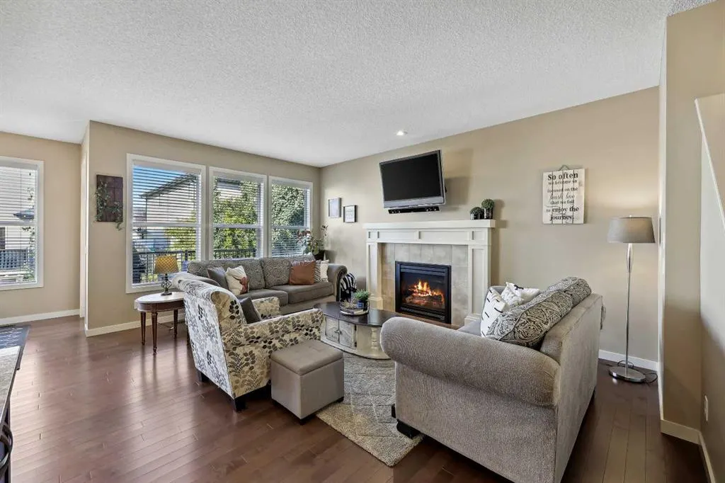 272 Kingsmere Cove SE