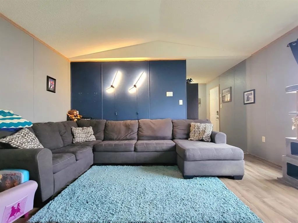 8707 90 Street