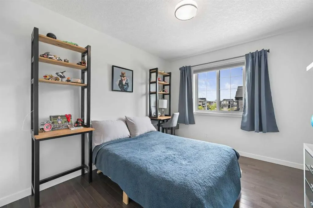 21 Cougar Ridge Close SW