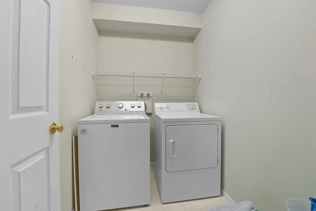6118 53 Avenue, #208