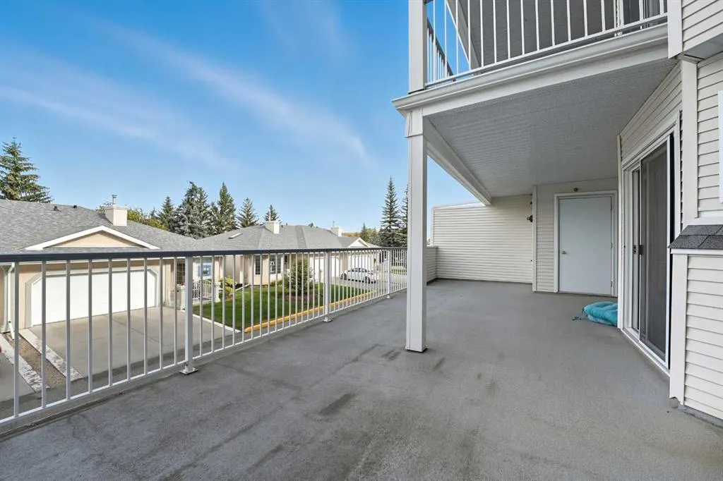 6118 53 Avenue, #208