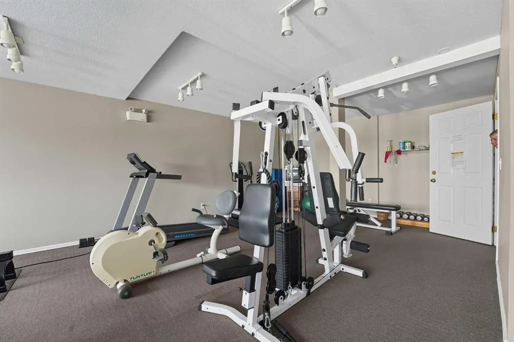 6118 53 Avenue, #208