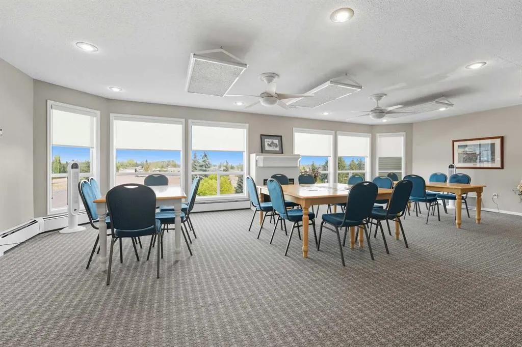 6118 53 Avenue, #208