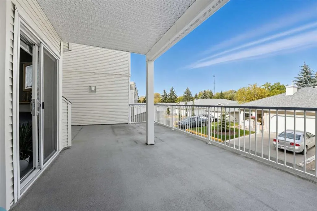 6118 53 Avenue, #208
