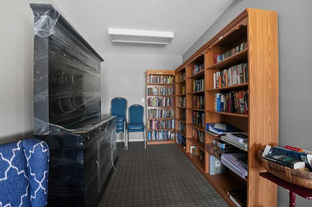6118 53 Avenue, #208