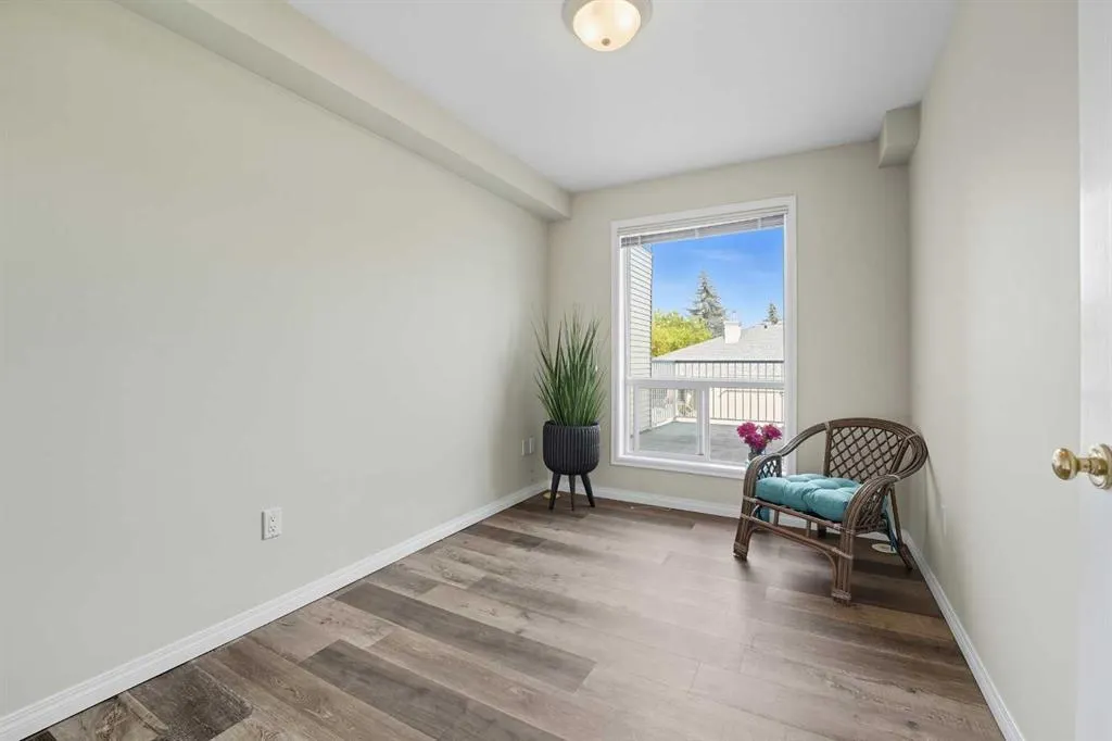 6118 53 Avenue, #208