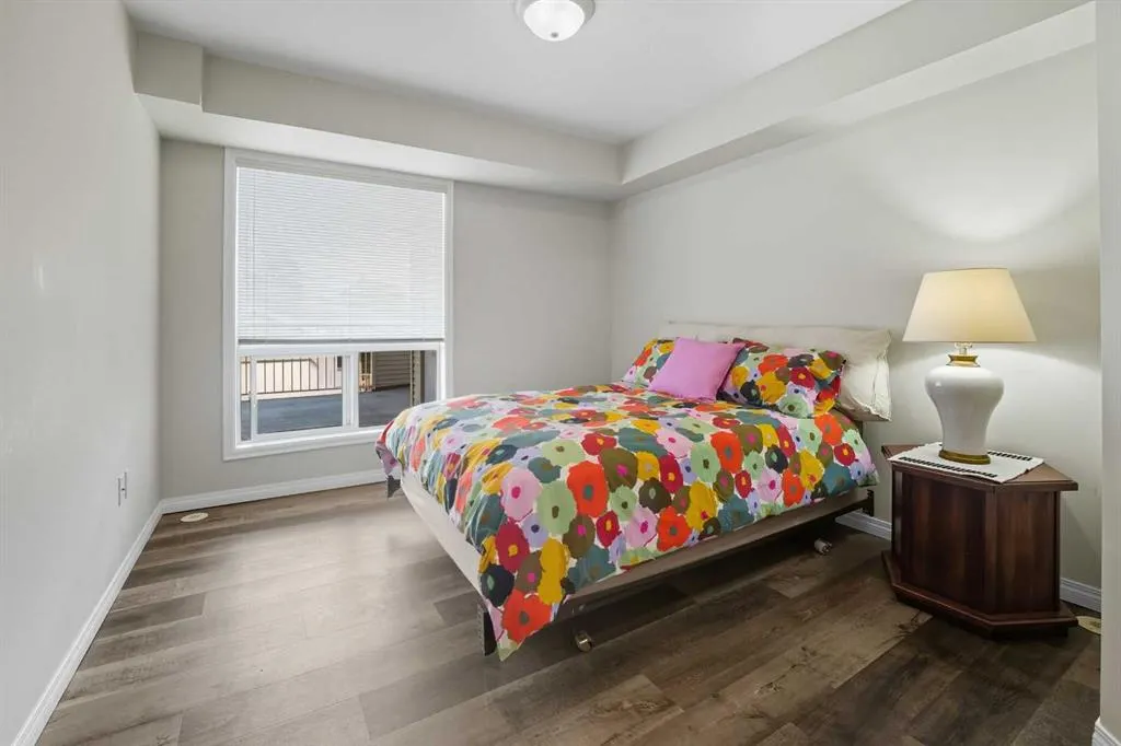 6118 53 Avenue, #208
