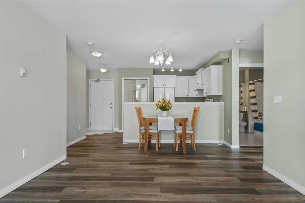 6118 53 Avenue, #208